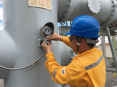 Application of stainless steel shock-resistant pressure gauge for material concentration, separation and purification