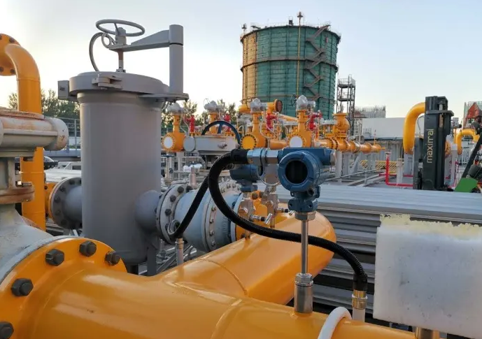 Application of temperature transmitters in oilfield pipelines
